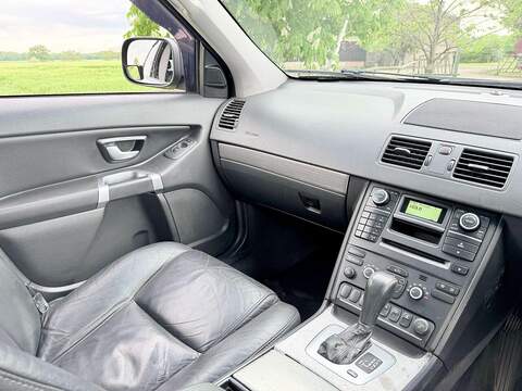 Volvo XC90 2.4 D5 SE SUV 5dr Diesel Geartronic AWD (224 g/km, 182 bhp) - U2262