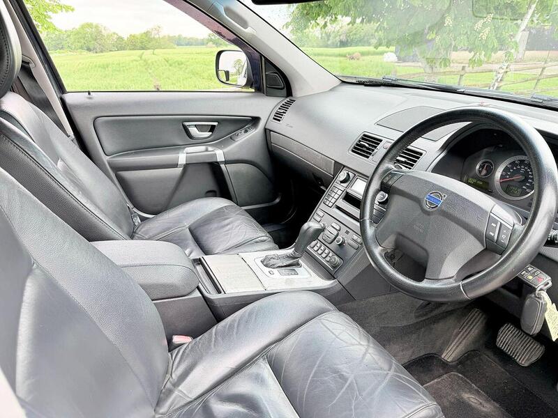 Volvo XC90 2.4 D5 SE SUV 5dr Diesel Geartronic AWD (224 g/km, 182 bhp) - U2262