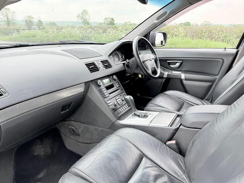 Volvo XC90 2.4 D5 SE SUV 5dr Diesel Geartronic AWD (224 g/km, 182 bhp) - U2262