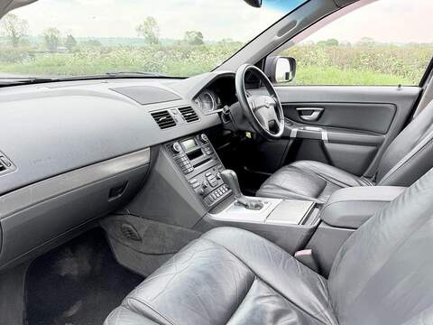 Volvo XC90 2.4 D5 SE SUV 5dr Diesel Geartronic AWD (224 g/km, 182 bhp) - U2262