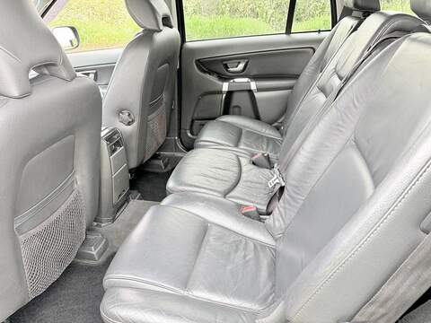 Volvo XC90 2.4 D5 SE SUV 5dr Diesel Geartronic AWD (224 g/km, 182 bhp) - U2262