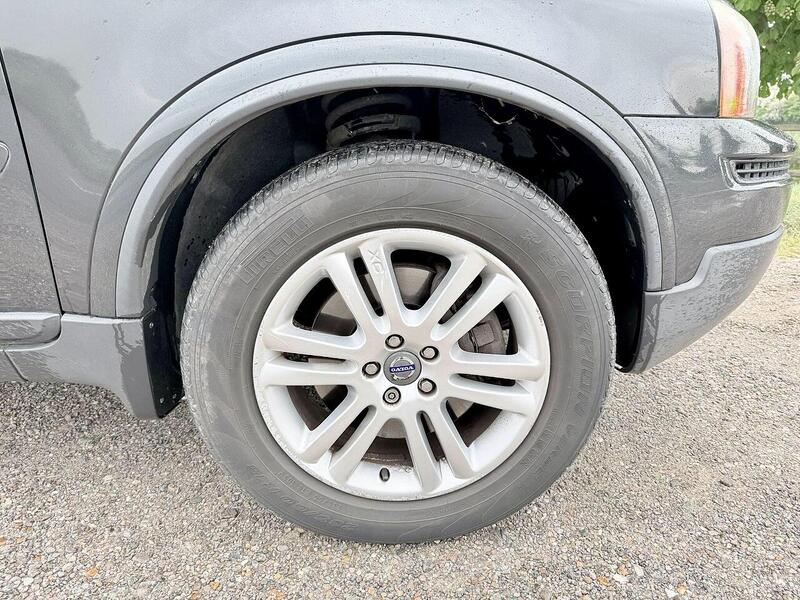 Volvo XC90 2.4 D5 SE SUV 5dr Diesel Geartronic AWD (224 g/km, 182 bhp) - U2262