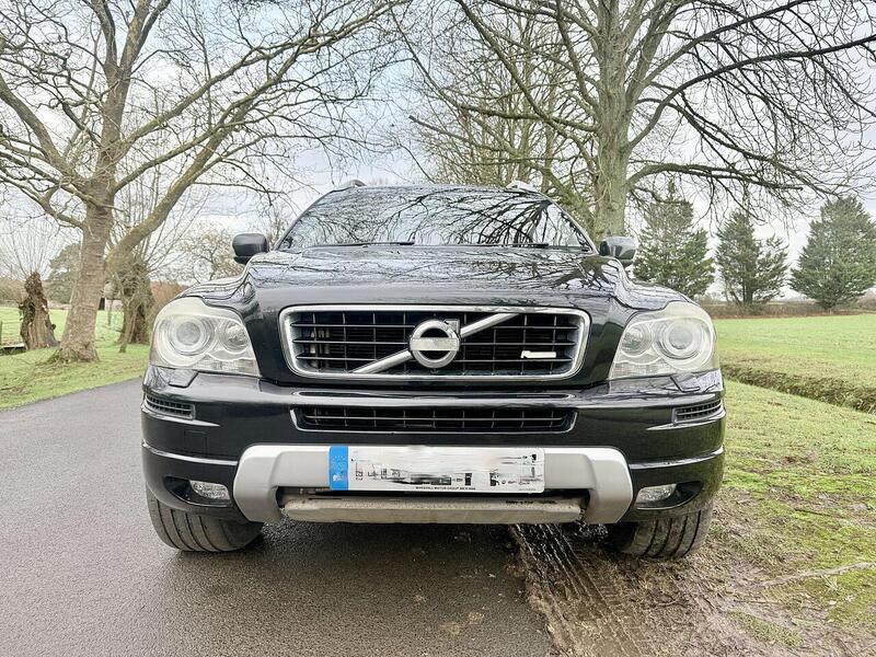 Volvo XC90 2.4 D5 R-Design Nav SUV 5dr Diesel Geartronic 4WD  Estate 2.4 Automatic Diesel - U2263
