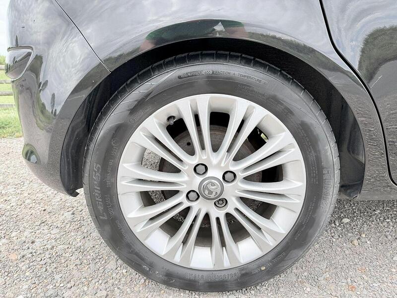 Vauxhall Corsa 1.4 16V SE Hatchback 5dr Petrol Manual Wide Ratio Euro 5 (100 ps) - U2268