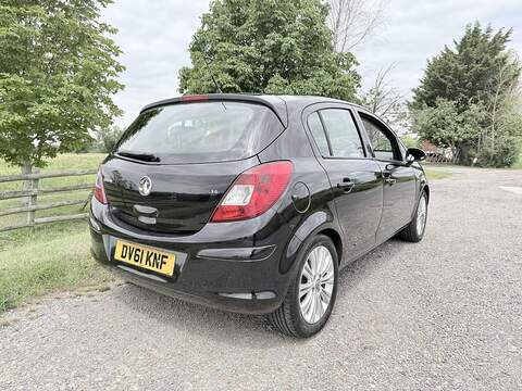 Vauxhall Corsa 1.4 16V SE Hatchback 5dr Petrol Manual Wide Ratio Euro 5 (100 ps) - U2268