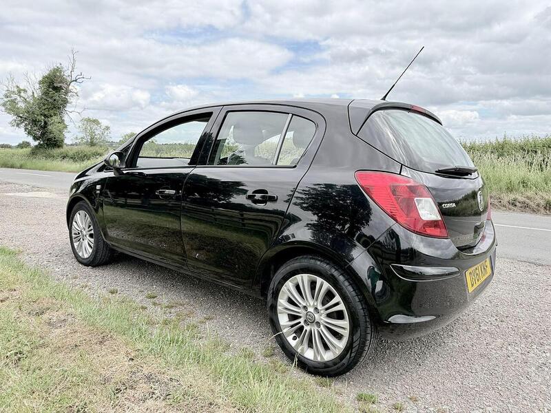 Vauxhall Corsa 1.4 16V SE Hatchback 5dr Petrol Manual Wide Ratio Euro 5 (100 ps) - U2268