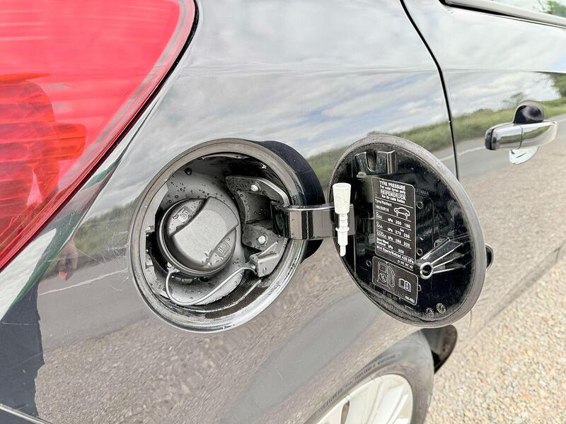 Vauxhall Corsa 1.4 16V SE Hatchback 5dr Petrol Manual Wide Ratio Euro 5 (100 ps) - U2268