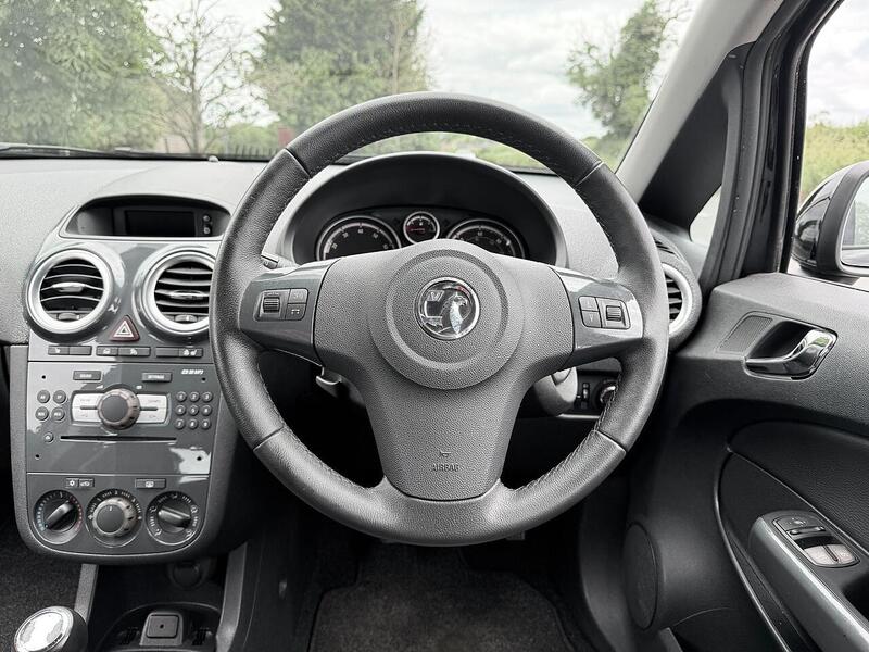 Vauxhall Corsa 1.4 16V SE Hatchback 5dr Petrol Manual Wide Ratio Euro 5 (100 ps) - U2268