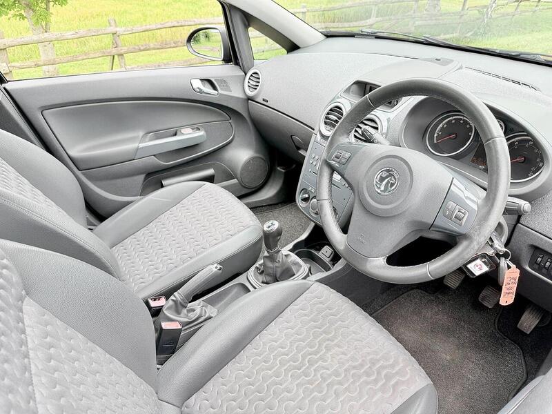 Vauxhall Corsa 1.4 16V SE Hatchback 5dr Petrol Manual Wide Ratio Euro 5 (100 ps) - U2268
