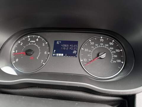 Dacia Duster 1.6 SCe Essential SUV 5dr Petrol Manual Euro 6 (s/s) (115 ps) - U2271