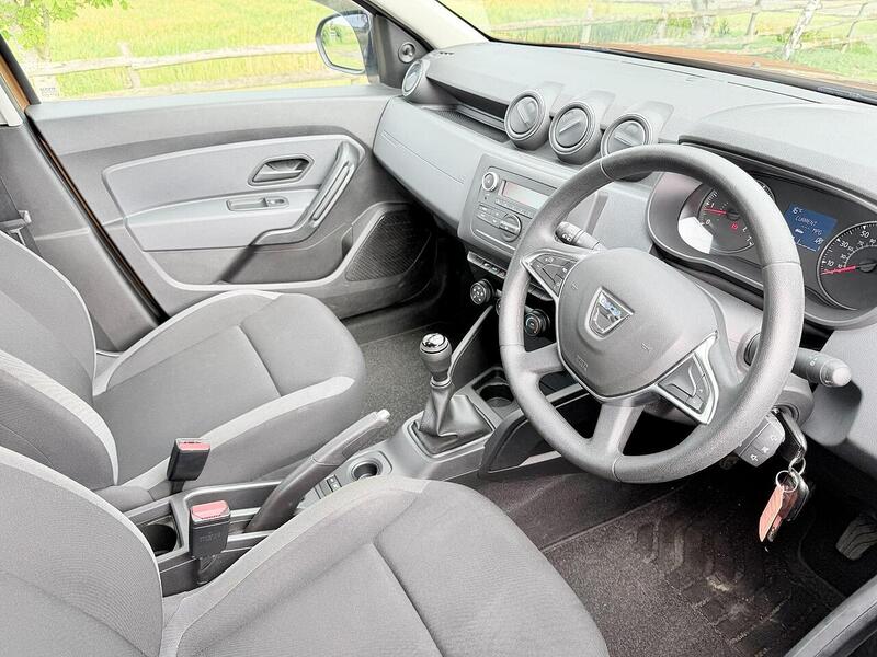 Dacia Duster 1.6 SCe Essential SUV 5dr Petrol Manual Euro 6 (s/s) (115 ps) - U2271