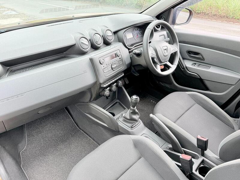 Dacia Duster 1.6 SCe Essential SUV 5dr Petrol Manual Euro 6 (s/s) (115 ps) - U2271