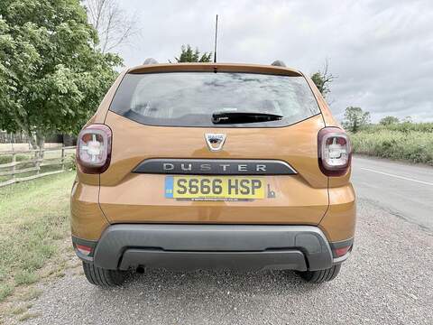 Dacia Duster 1.6 SCe Essential SUV 5dr Petrol Manual Euro 6 (s/s) (115 ps) - U2271
