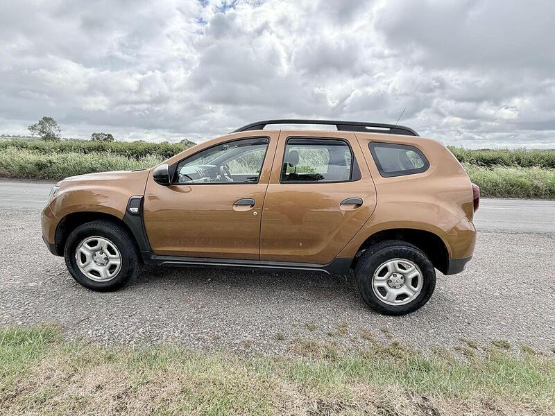 Dacia Duster 1.6 SCe Essential SUV 5dr Petrol Manual Euro 6 (s/s) (115 ps) - U2271
