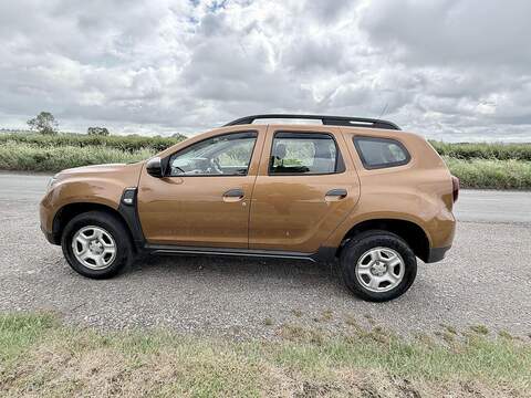 Dacia Duster 1.6 SCe Essential SUV 5dr Petrol Manual Euro 6 (s/s) (115 ps) - U2271