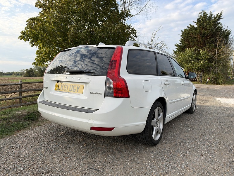 Volvo V50 Se Lux 2.0 5dr Estate Automatic Petrol - U2276