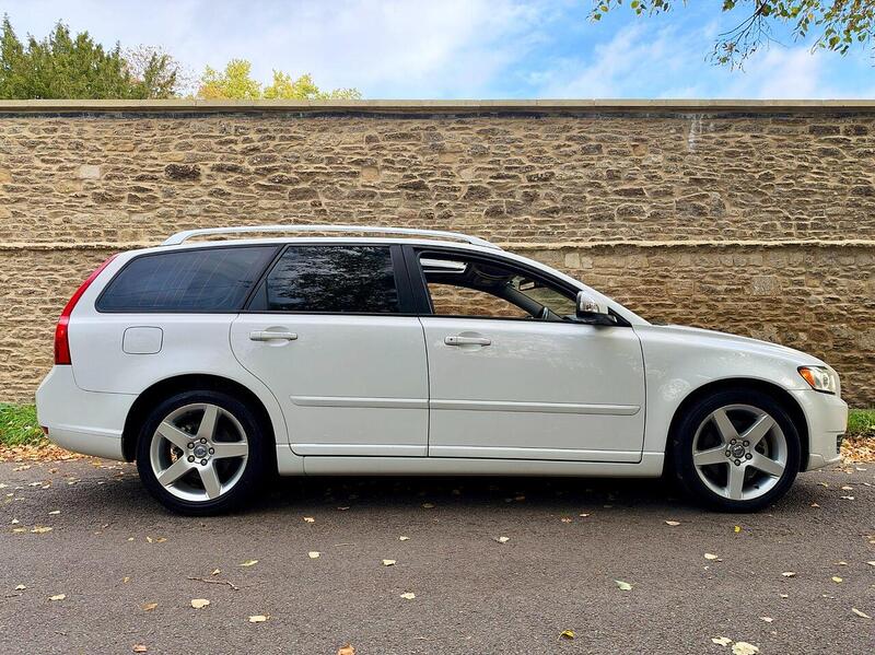 Volvo V50 Se Lux 2.0 5dr Estate Automatic Petrol - U2276