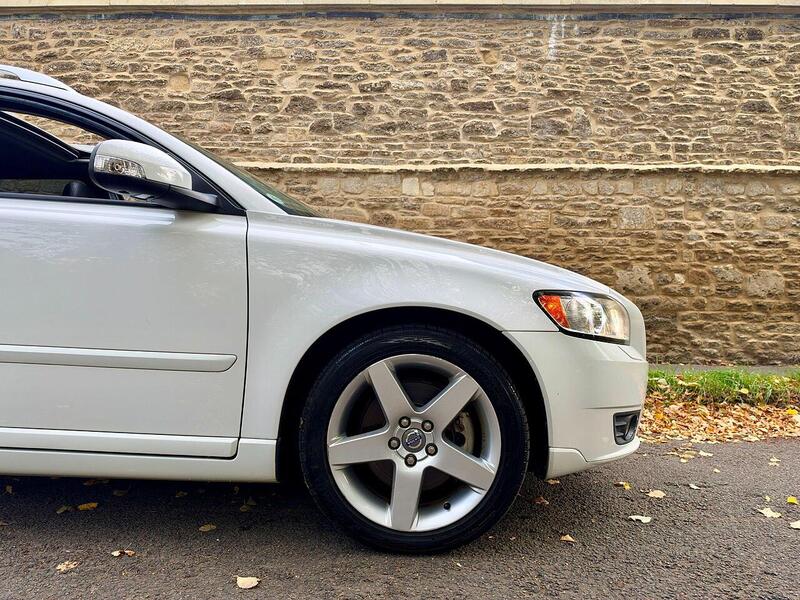 Volvo V50 Se Lux 2.0 5dr Estate Automatic Petrol - U2276