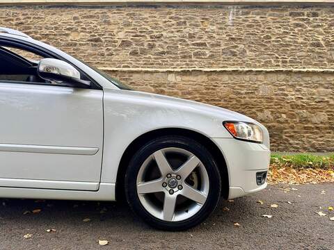 Volvo V50 Se Lux 2.0 5dr Estate Automatic Petrol - U2276