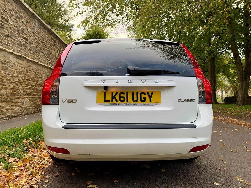 Volvo V50 Se Lux 2.0 5dr Estate Automatic Petrol - U2276