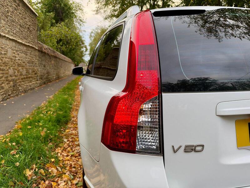 Volvo V50 Se Lux 2.0 5dr Estate Automatic Petrol - U2276