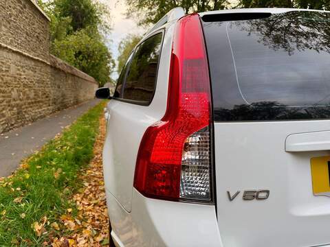 Volvo V50 Se Lux 2.0 5dr Estate Automatic Petrol - U2276