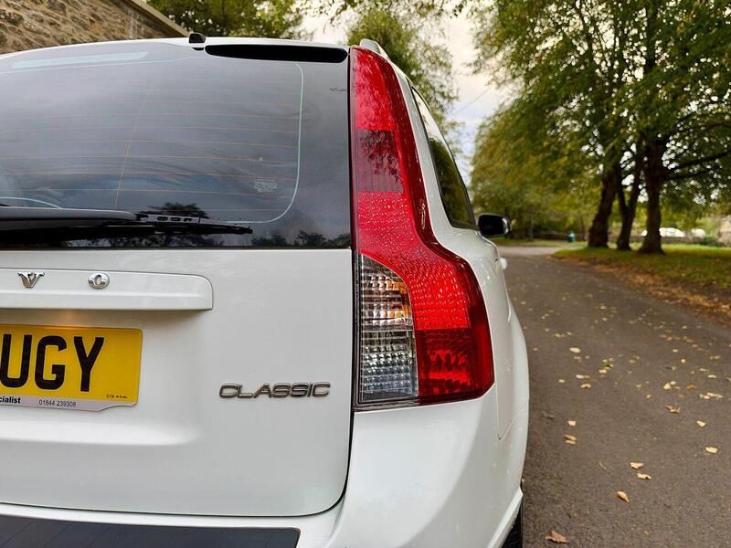 Volvo V50 Se Lux 2.0 5dr Estate Automatic Petrol - U2276