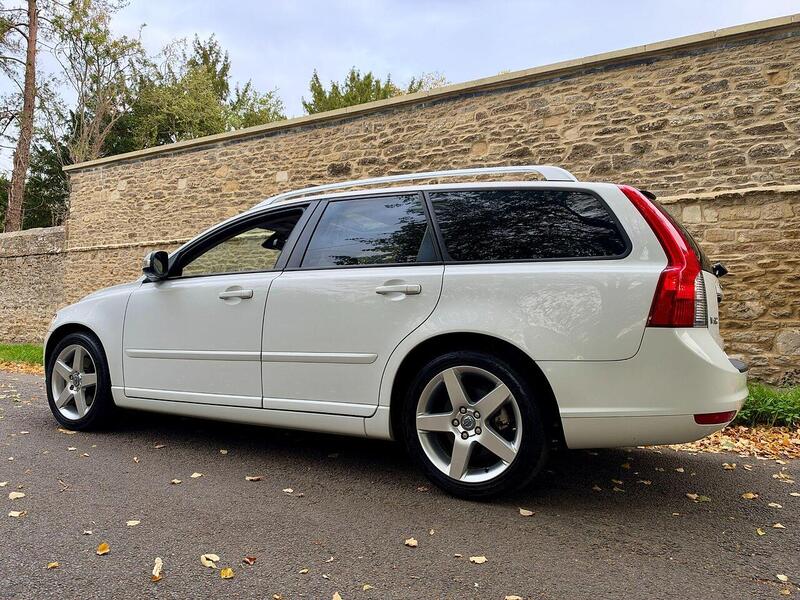Volvo V50 Se Lux 2.0 5dr Estate Automatic Petrol - U2276
