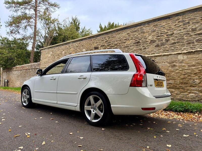 Volvo V50 Se Lux 2.0 5dr Estate Automatic Petrol - U2276