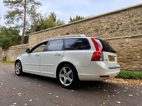 Volvo V50 Se Lux 2.0 5dr Estate Automatic Petrol - U2276