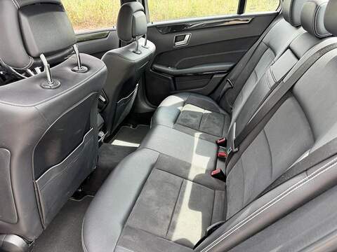 Mercedes-Benz E Class 2.1 E220 CDI AMG Sport Saloon 4dr Diesel G-Tronic+ Euro 5 (s/s) (170 ps) - U2279