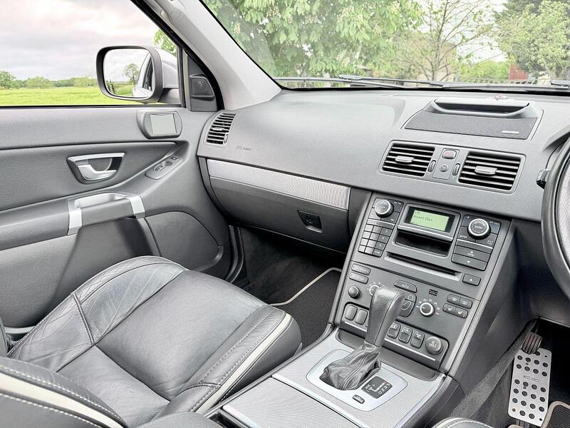 Volvo XC90 4.4 V8 R-Design Geartronic AWD 5dr SUV Automatic P SUV 4.4 Automatic Petrol - U2281