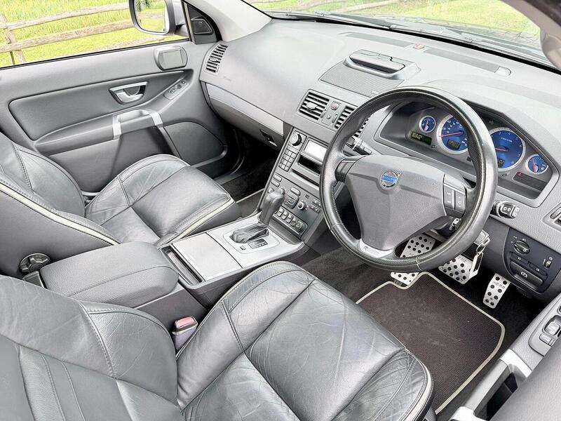 Volvo XC90 4.4 V8 R-Design Geartronic AWD 5dr SUV Automatic P SUV 4.4 Automatic Petrol - U2281