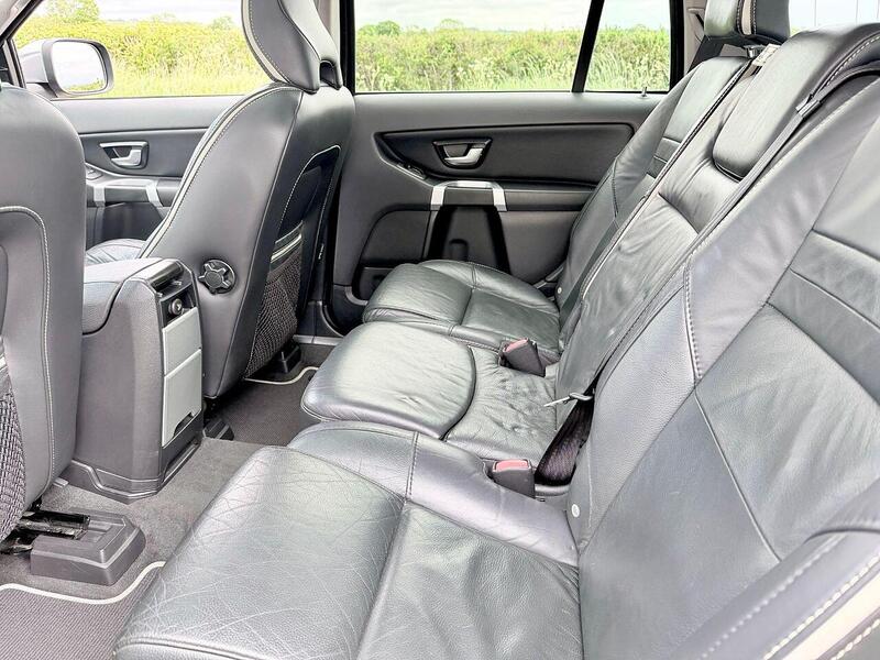 Volvo XC90 4.4 V8 R-Design Geartronic AWD 5dr SUV Automatic P SUV 4.4 Automatic Petrol - U2281