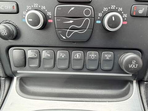 Volvo Xc90 3.2 Se Awd Estate Automatic Petrol 5dr 3.2 5dr Estate Automatic Petrol - U2285