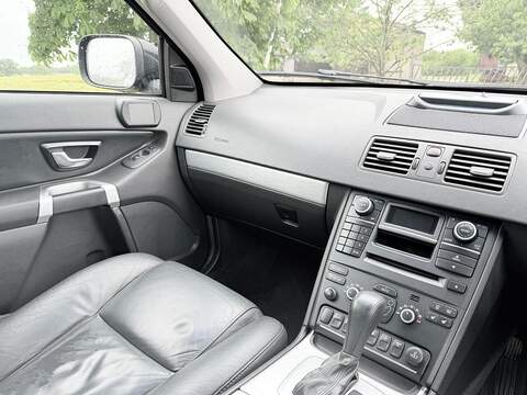Volvo Xc90 3.2 Se Awd Estate Automatic Petrol 5dr 3.2 5dr Estate Automatic Petrol - U2285
