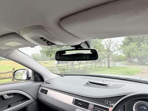 Volvo V70 2.5T SE Lux Estate 5dr Petrol Geartronic Euro 5 (231 ps) - U2286