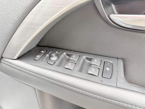 Volvo V70 2.5T SE Lux Estate 5dr Petrol Geartronic Euro 5 (231 ps) - U2286