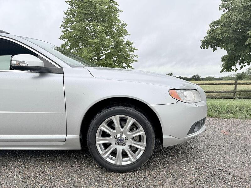 Volvo V70 2.5T SE Lux Estate 5dr Petrol Geartronic Euro 5 (231 ps) - U2286