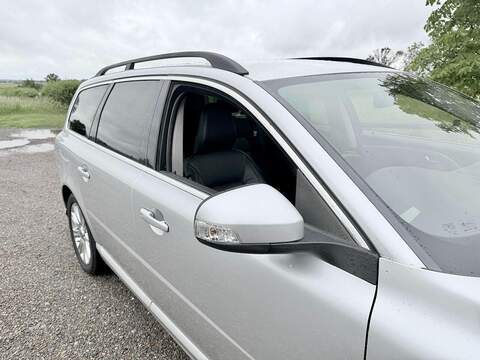 Volvo V70 2.5T SE Lux Estate 5dr Petrol Geartronic Euro 5 (231 ps) - U2286