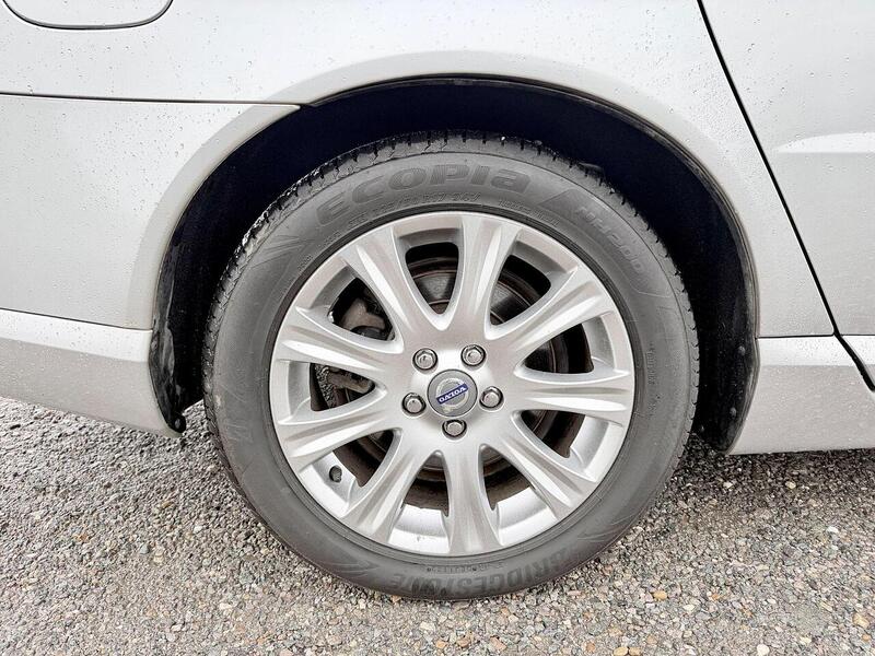 Volvo V70 2.5T SE Lux Estate 5dr Petrol Geartronic Euro 5 (231 ps) - U2286