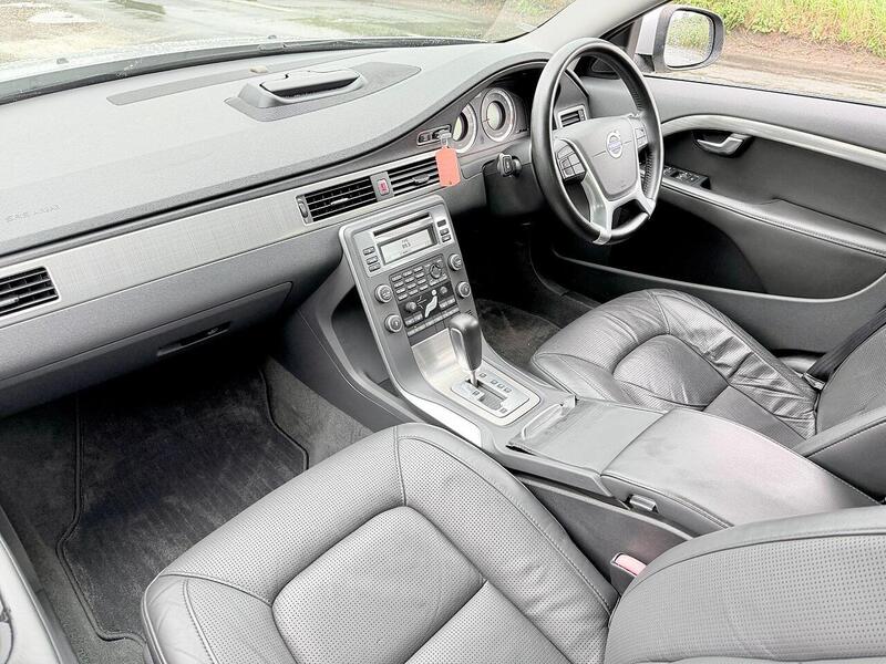 Volvo V70 2.5T SE Lux Estate 5dr Petrol Geartronic Euro 5 (231 ps) - U2286