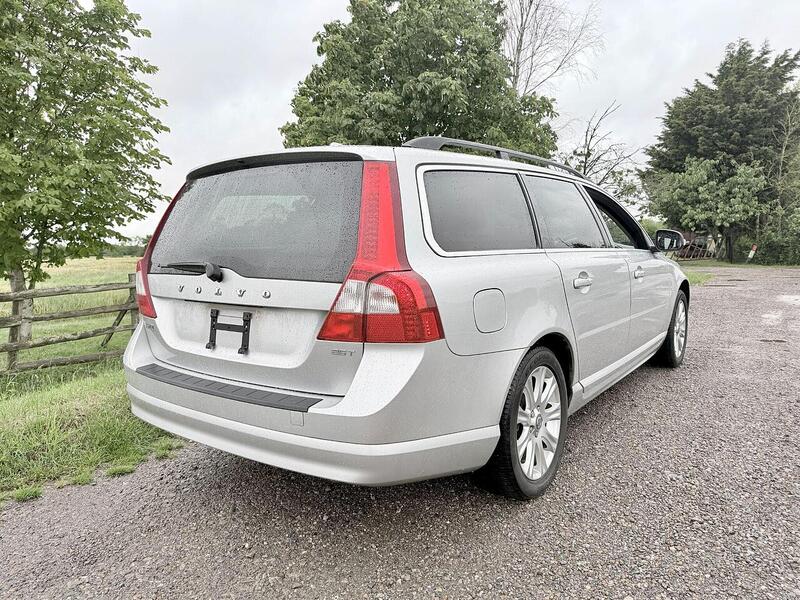 Volvo V70 2.5T SE Lux Estate 5dr Petrol Geartronic Euro 5 (231 ps) - U2286