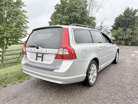 Volvo V70 2.5T SE Lux Estate 5dr Petrol Geartronic Euro 5 (231 ps) - U2286