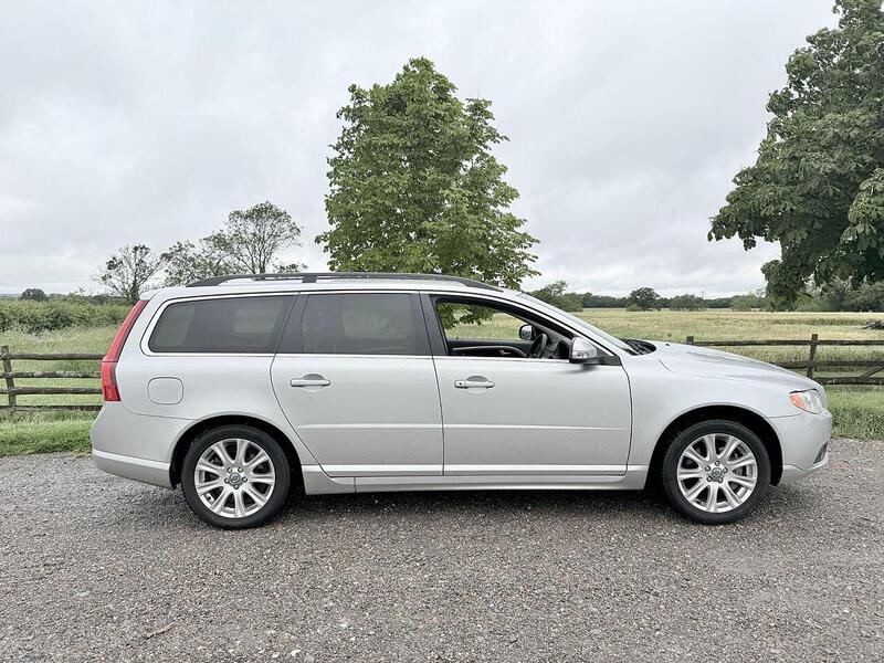 Volvo V70 2.5T SE Lux Estate 5dr Petrol Geartronic Euro 5 (231 ps) - U2286