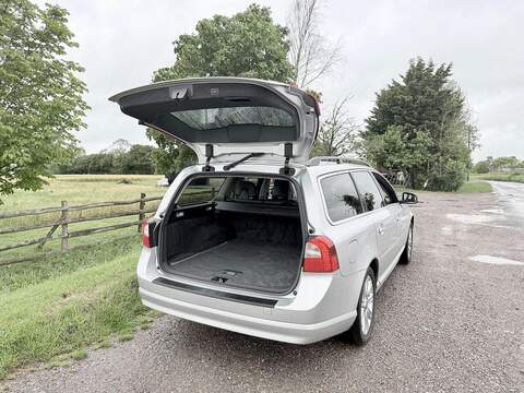 Volvo V70 2.5T SE Lux Estate 5dr Petrol Geartronic Euro 5 (231 ps) - U2286