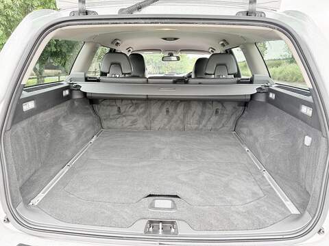 Volvo V70 2.5T SE Lux Estate 5dr Petrol Geartronic Euro 5 (231 ps) - U2286
