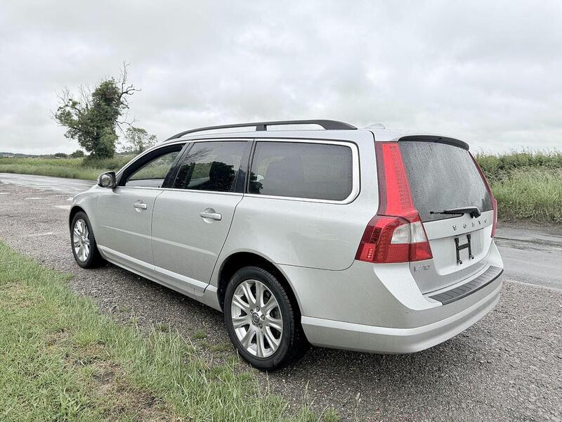 Volvo V70 2.5T SE Lux Estate 5dr Petrol Geartronic Euro 5 (231 ps) - U2286