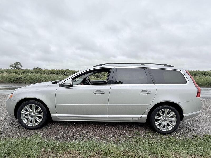 Volvo V70 2.5T SE Lux Estate 5dr Petrol Geartronic Euro 5 (231 ps) - U2286