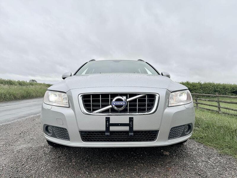 Volvo V70 2.5T SE Lux Estate 5dr Petrol Geartronic Euro 5 (231 ps) - U2286
